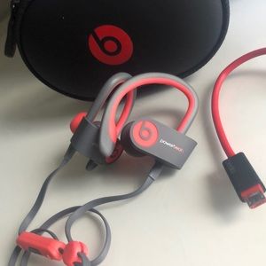 NWOT beats wireless headphones